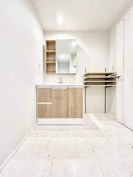 ���̑��@�L�X�Ƃ�Ƃ�̂��郉���h���[�X�y�[�X�B  