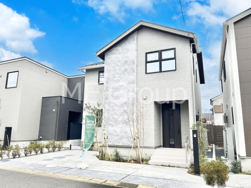 ���n�O�ώʐ^�@�������ꂽ�O�ρA�㎿�ȏZ��Ԃ��L���鎺���͉i�����S���ĉ߂�����Z���ł��B 