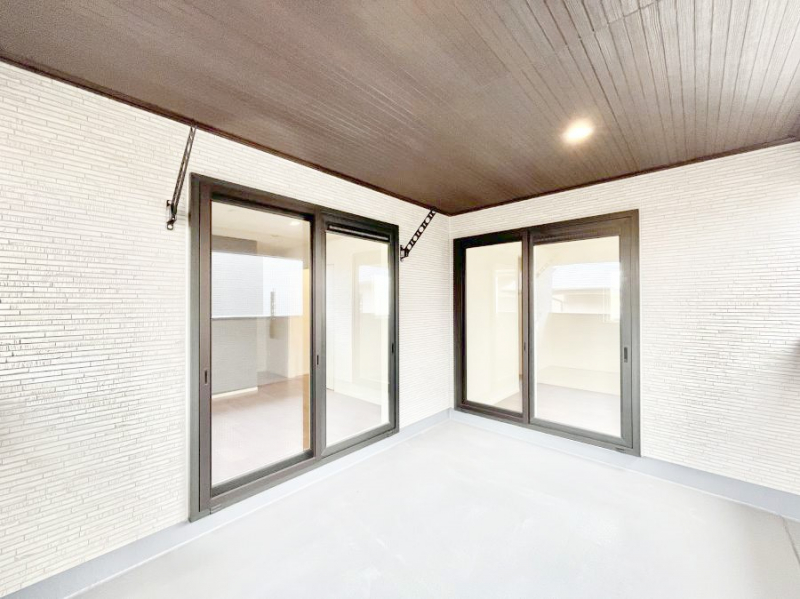 �o���R�j�[�@�㕔�ɉ������������Ă���̂ŋ}�ȉJ�̎��ɂ����S�ł��B 