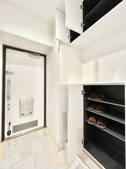 ���̑����ρ@�����Ղ���[�ł���V���[�Y�{�b�N�X�ŉƑ��S���̌C���A���ւ�������B  