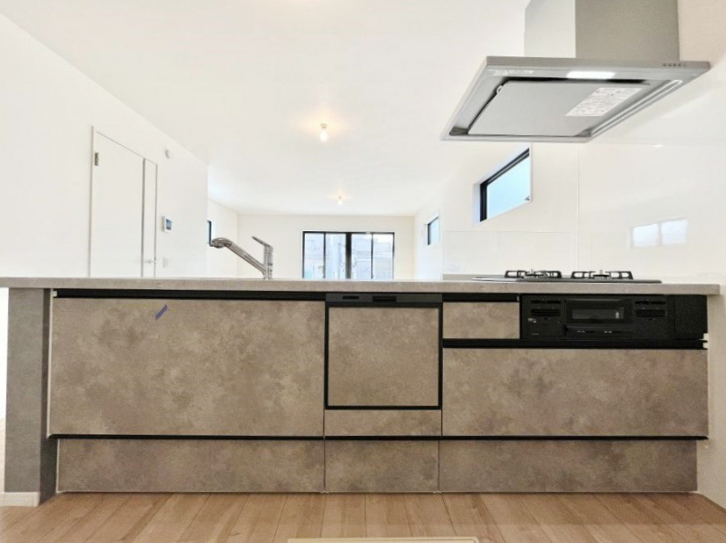 �L�b�`���@�������������I�ɁA�y�����I�V�X�e���L�b�`��  �@