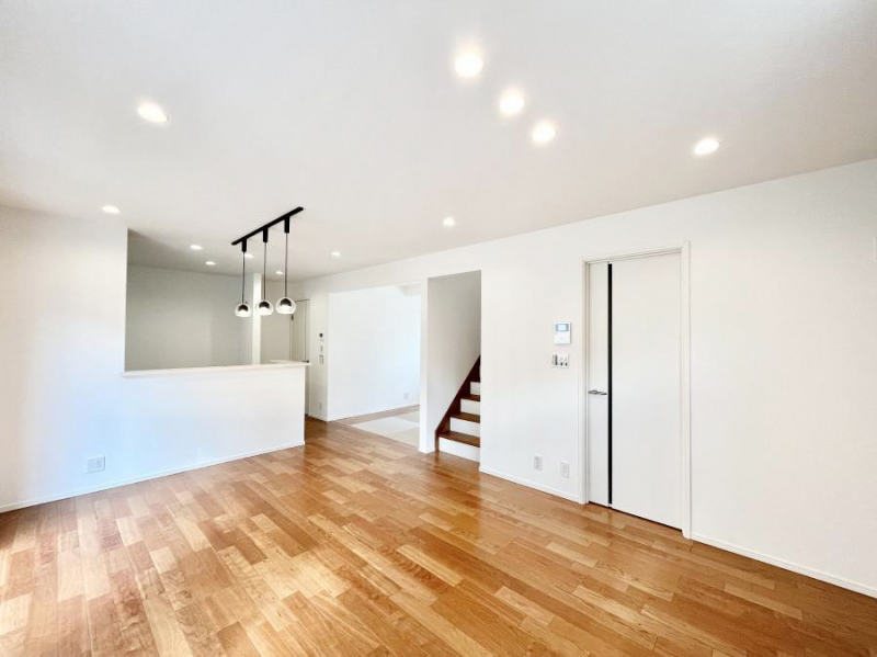 ���r���O�@�����u�������܁v�u��������v�Ƒ��Ƃ̃R�~���j�P�[�V�������[�܂郊�r���O�C���K�i�B 