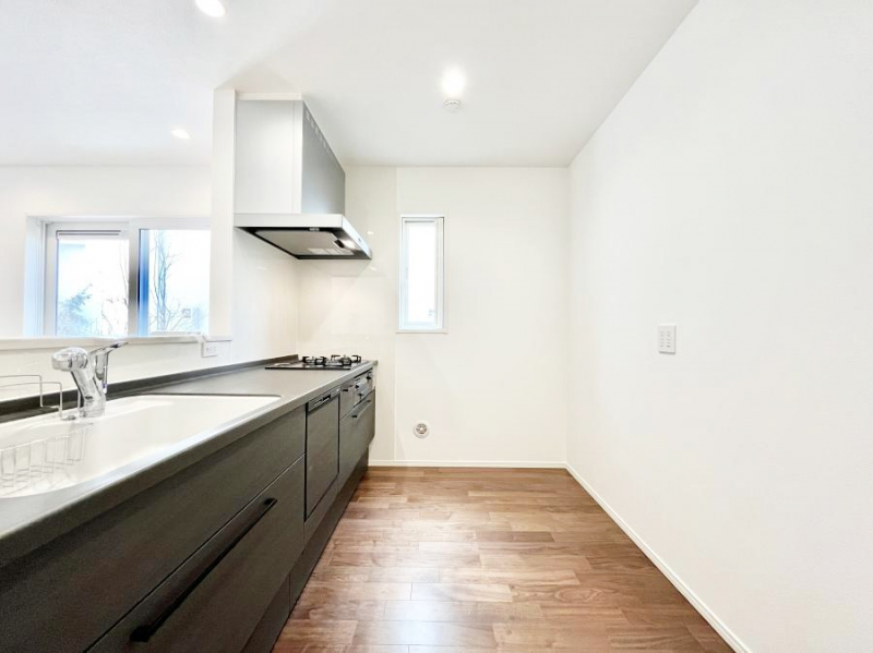 �L�b�`���@�u�₩�ȕ����ʂ蔲����L�b�`���B��������̂Ŗ��邭���C�ɂ��𗧂��܂��B