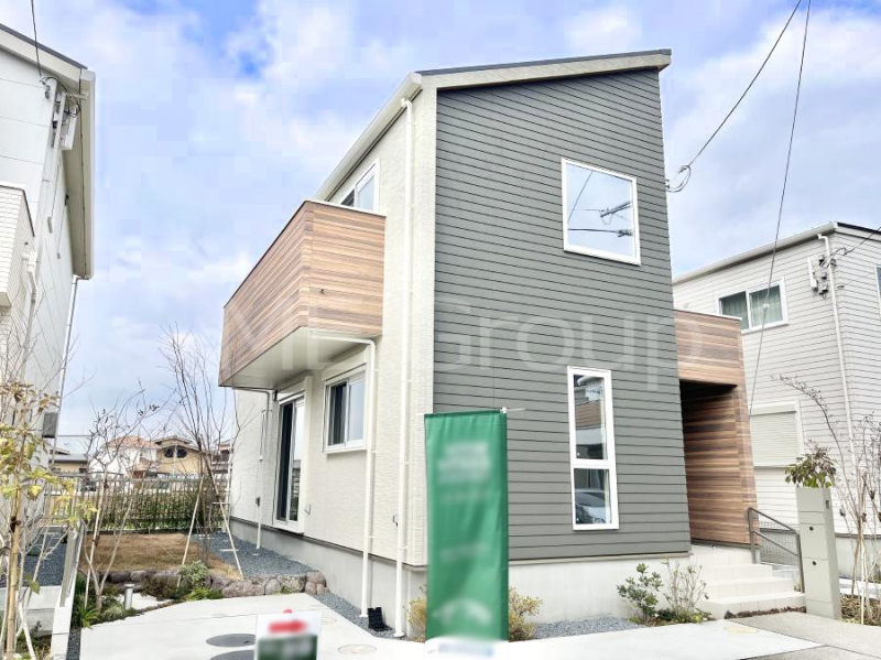 ���n�O�ώʐ^�@�����Ղ�̗z���ƊJ�����ɕ�܂�閾�邢�Z�܂�