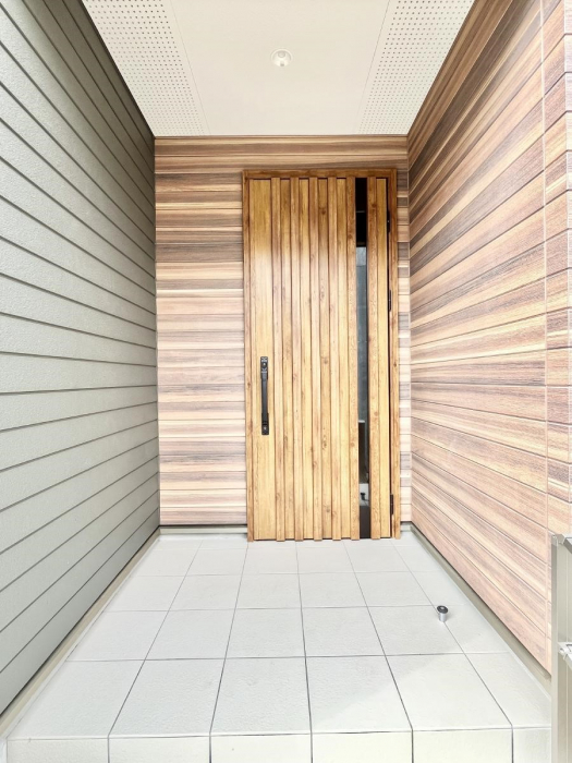 ���ց@��؂ȉƑ��A���q���o�}���錺�ցB���֑O�͉����t���ŉJ���~���Ă��Ă��G��ɂ����ł��B 