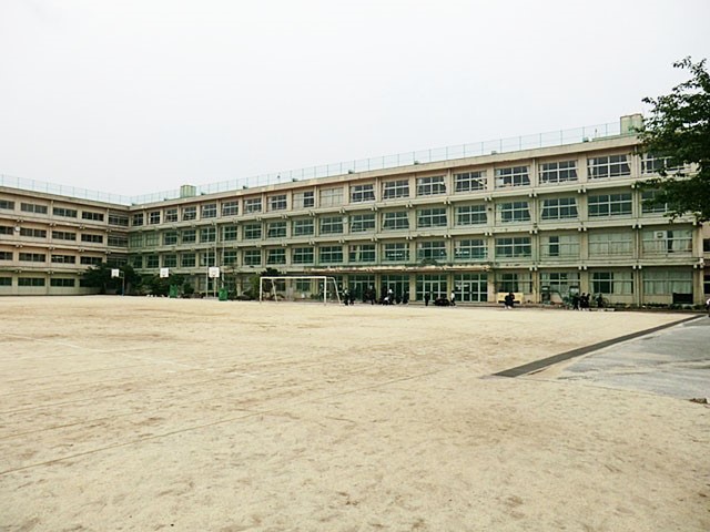 ���ӊ��@���w�Z 1100m ���P�J�s����񒆊w�Z