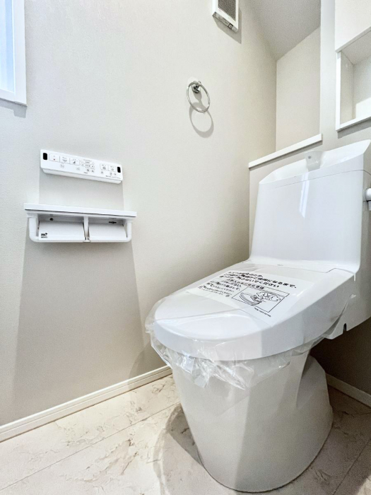 �g�C���@�g�C����1�K��2�K���ꂼ��ɔz�u����Ă��ĂƂĂ��֗��ł��B 