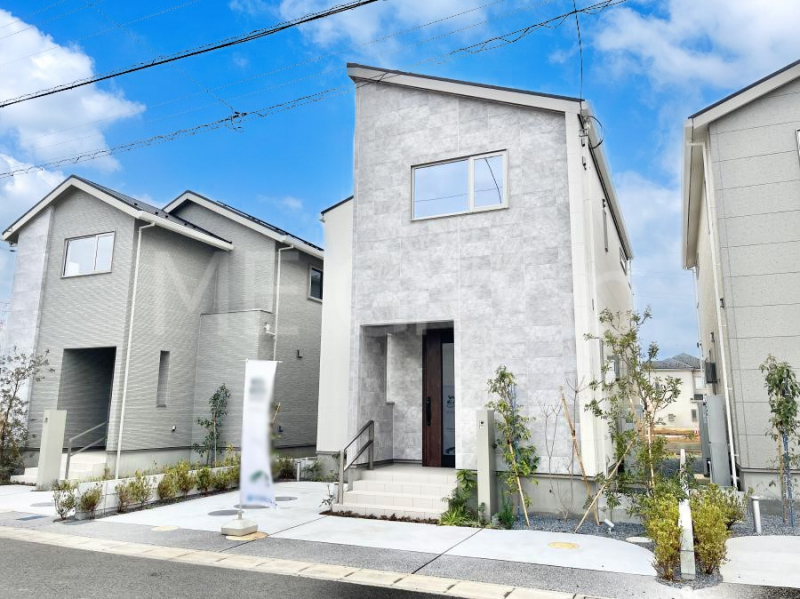 ���n�O�ώʐ^�@�������ꂽ�O�ρA�㎿�ȏZ��Ԃ��L���鎺���͉i�����S���ĉ߂�����Z���ł��B 