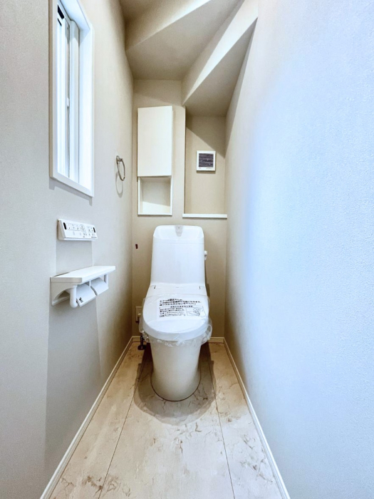 �g�C���@�g�C����1�K��2�K���ꂼ��ɔz�u����Ă��ĂƂĂ��֗��ł��B 