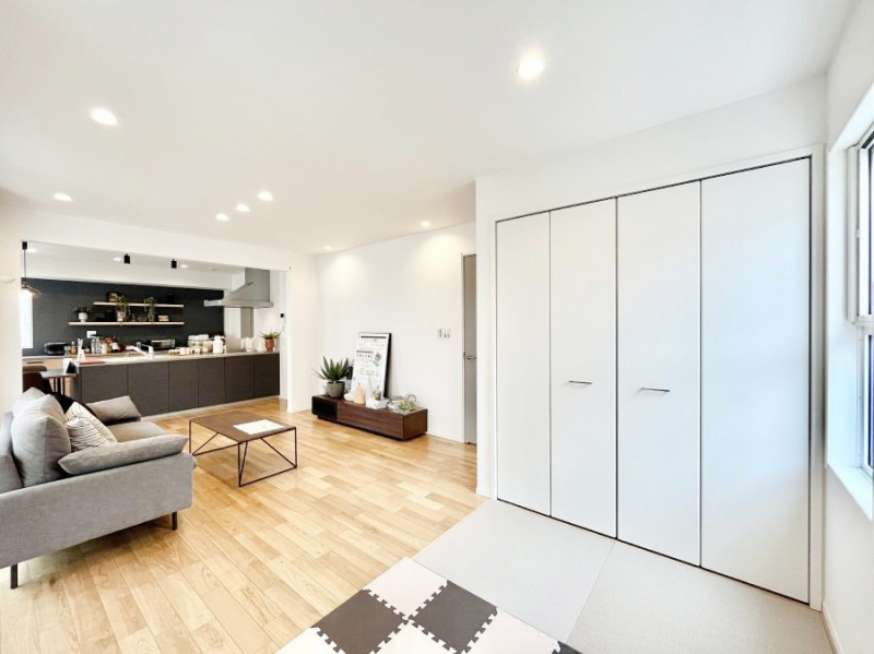 ���̑����ρ@���r���O�̈�p�ɂ̓^�^�~�R�[�i�[�I�_�炩����̋�Ԃ͂��q�l�̗V�я�Ƃ��ďd�󂵂܂��B