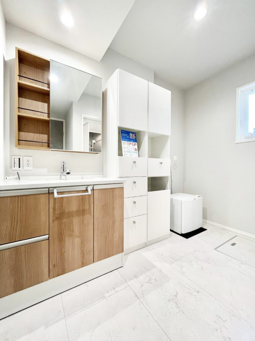 ���̑��@�L�X�Ƃ�Ƃ�̂��郉���h���[�X�y�[�X�B  