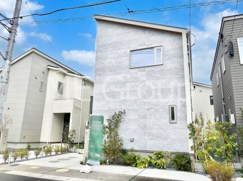 ���n�O�ώʐ^�@�������ꂽ�O�ρA�㎿�ȏZ��Ԃ��L���鎺���͉i�����S���ĉ߂�����Z���ł��B 