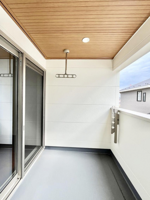 �o���R�j�[�@�C���i�[�o���R�j�[�Ȃ̂ŉJ�ł����󕨂����������o���āA���ʂ�������̂Ŋ������ǂ��A�������X�y�[�X�Ƃ��ďd�󂵂܂��B 