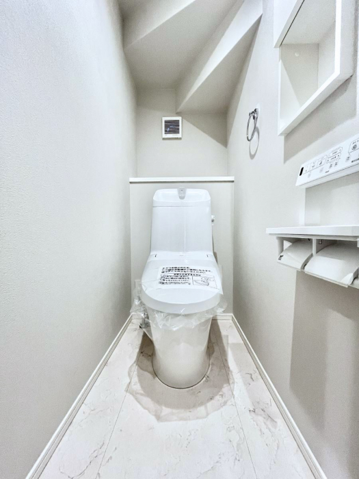 �g�C���@�g�C����1�K��2�K���ꂼ��ɔz�u����Ă��ĂƂĂ��֗��ł��B 