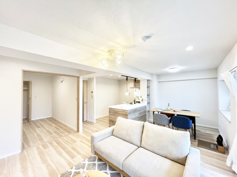 ���r���O�@�Ƒ��c���̎��Ԃ����������Ȃ��났�̃��r���O�_�C�j���O�B   