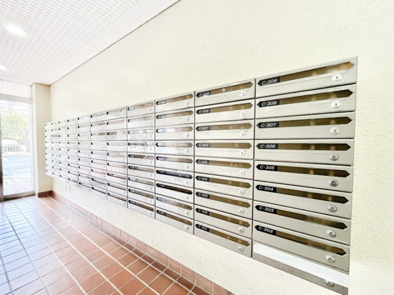 ���̑��@�����̕�炵�ɕ֗��I�X�փ|�X�g�Ȃǂ̐ݔ����[�����Ă��܂��B