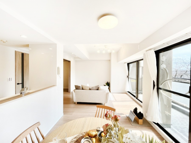 ���r���O�@�Ƒ��c���̎��Ԃ����������Ȃ��났�̃��r���O�_�C�j���O�B   