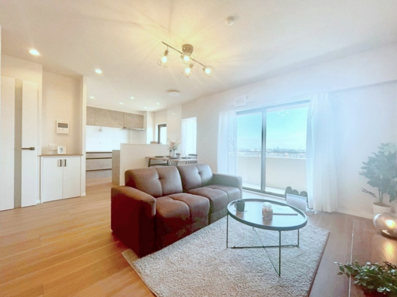 ���r���O�@���Ƒ��̓��₩�Șb�����ŕ�܂�閾�邢���r���O  