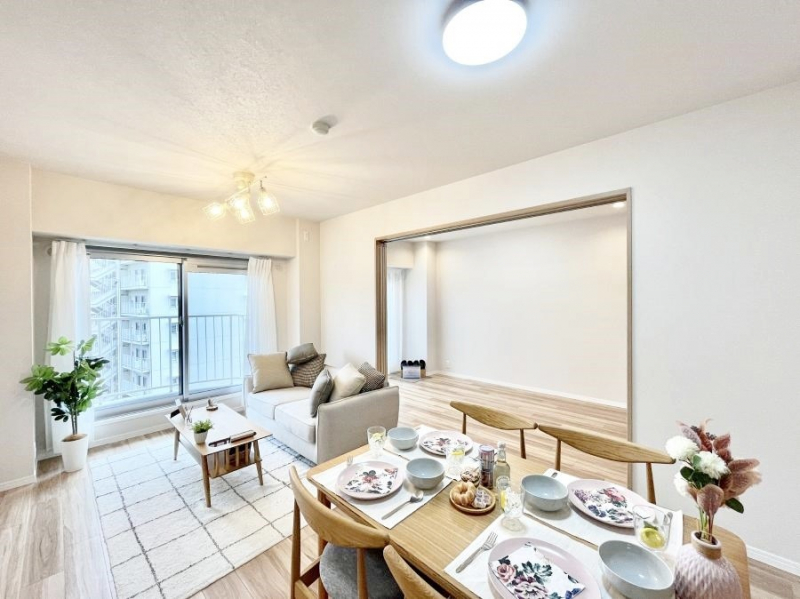 ���r���O�@�傫�ȑ����炽���Ղ�̗z���ƕ����������郊�r���O