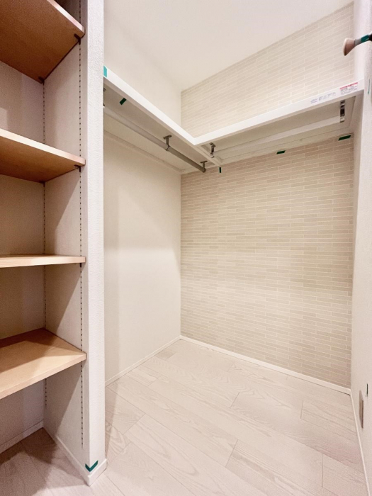 ���[�@�t�@�~���[�N���[�[�b�g�͉Ƒ��Ŏg���邽���Ղ�̎��[�X�y�[�X�I