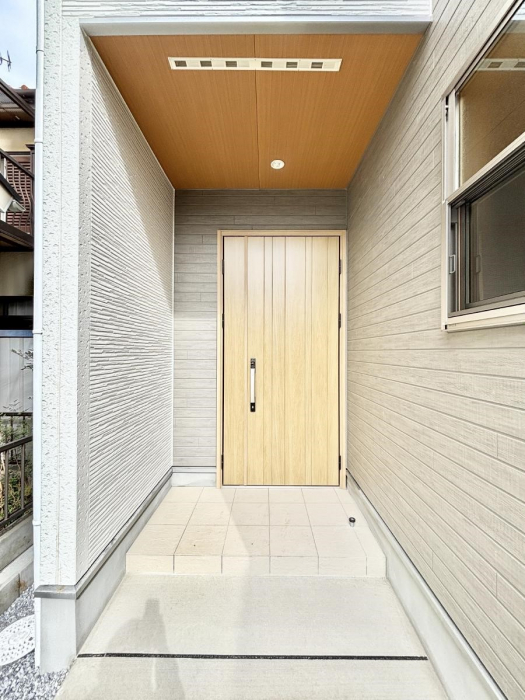 ���ց@��؂ȉƑ��A���q���o�}���錺�ցB���֑O�͉����t���ŉJ���~���Ă��Ă��G��ɂ����ł��B 