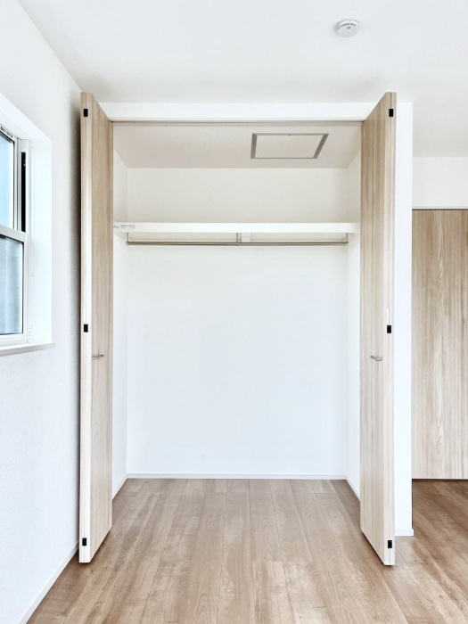 ���[�@�m���̃N���[�[�b�g�B���s��������̂Ō���̈ߗނ�����������܂�܂��B