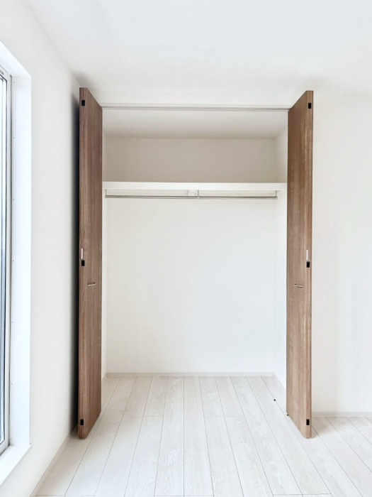 ���[�@�m���̃N���[�[�b�g�B���s��������̂Ō���̈ߗނ�����������܂�܂��B