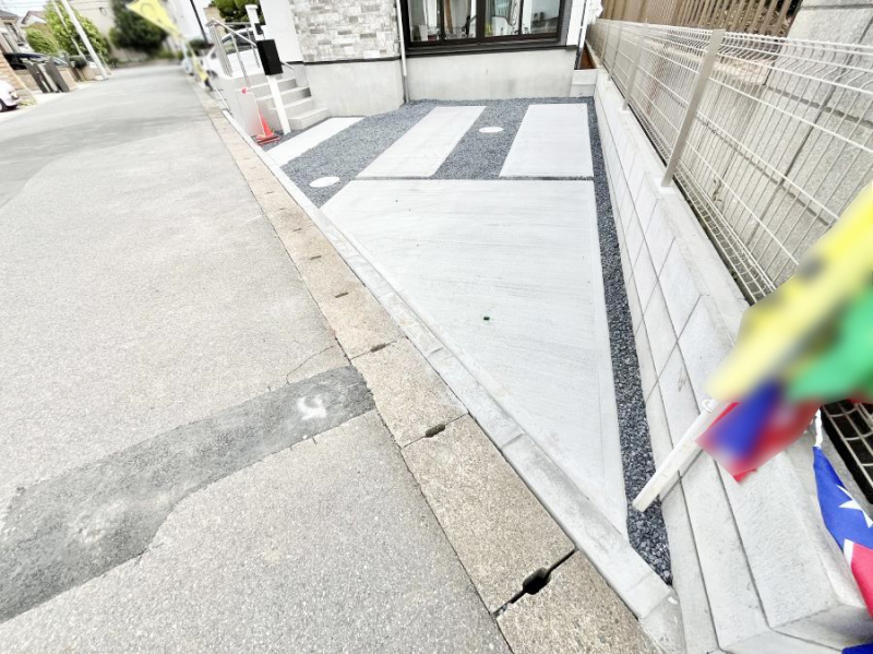 �@�����Ɍ������Ȃ����ԃX�y�[�X�B�@