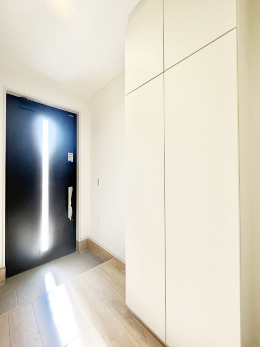 ���ց@�K���X�X���b�g�̓��������փh�A�������Ɍ���͂��Ă���܂�