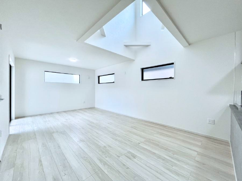 ���̑����ρ@�Ƒ��̏Ί炪���R�Ɛ��܂�Ă���A����ȕ��͋C�̃_�C�j���O�Ɏd�オ���Ă��܂��B