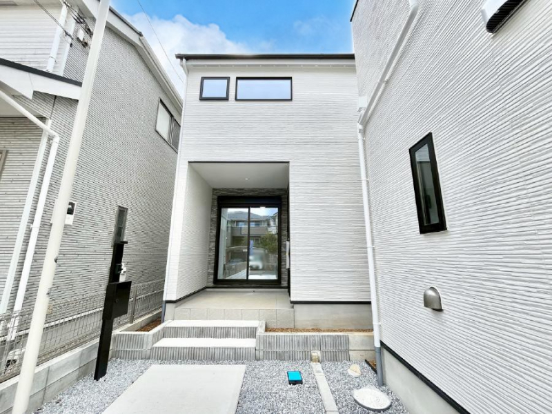 ���n�O�ώʐ^�@�������ꂽ�O�ρA�㎿�ȏZ��Ԃ��L���鎺���͉i�����S���ĉ߂�����Z���ł��B 