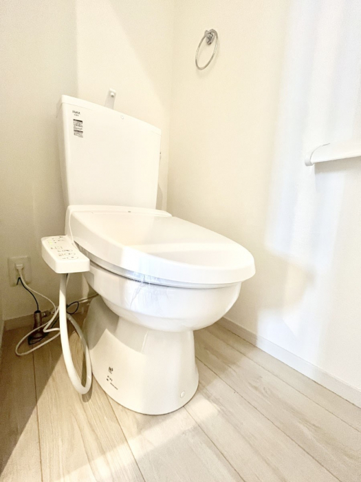 �g�C���@�g�C����1�K��2�K���ꂼ��ɔz�u����Ă��ĂƂĂ��֗��ł��B 