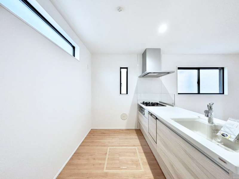 �L�b�`���@�u�₩�ȕ����ʂ蔲����L�b�`���B��������̂Ŗ��邭���C�ɂ��𗧂��܂��B