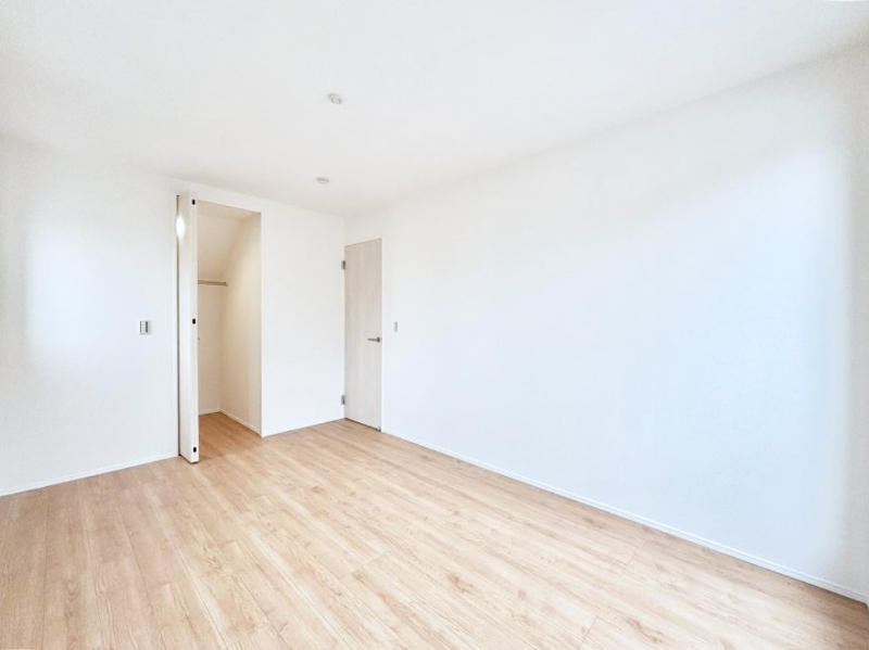 �Q���@�E�H�[�N�C���N���[�[�b�g�����邨�����B�G�߂��Ƃ̓���ւ����s�v�ŕ֗��ł��I