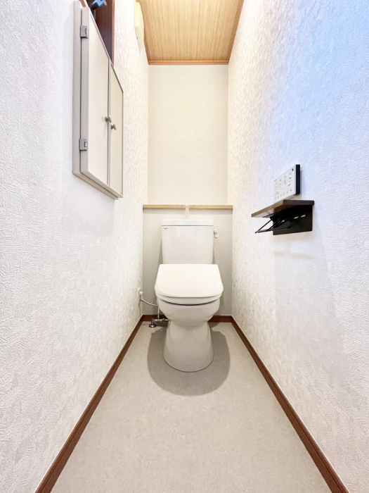 �g�C���@�g�C����1�K��2�K���ꂼ��ɔz�u����Ă��ĂƂĂ��֗��ł��B 