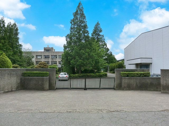 ���ӊ��@���w�Z 1300m �l�X���s�����c���w�Z