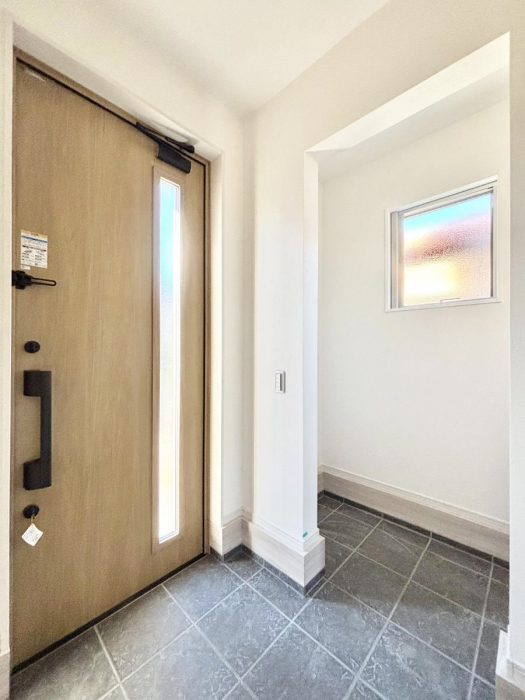 ���ց@�K���X�X���b�g�̓��������փh�A�������Ɍ���͂��Ă���܂��@