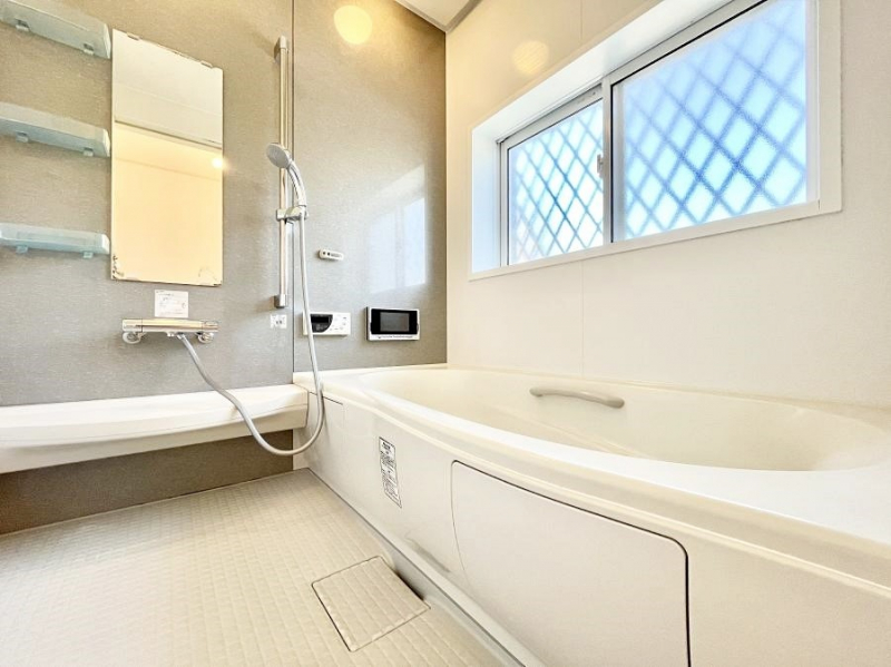 �����@����̔�������Ă���閾�邢�������̂���o�X���[��