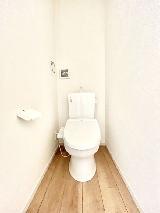 �g�C���@�g�C����1�K��2�K���ꂼ��ɔz�u����Ă��ĂƂĂ��֗��ł��B 