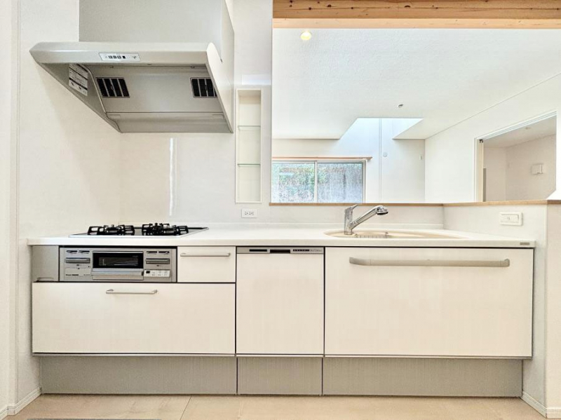 �L�b�`���@���������Ȃ���ł����Ƒ��Ƃ̉�b���y���߂�ΖʃL�b�`��