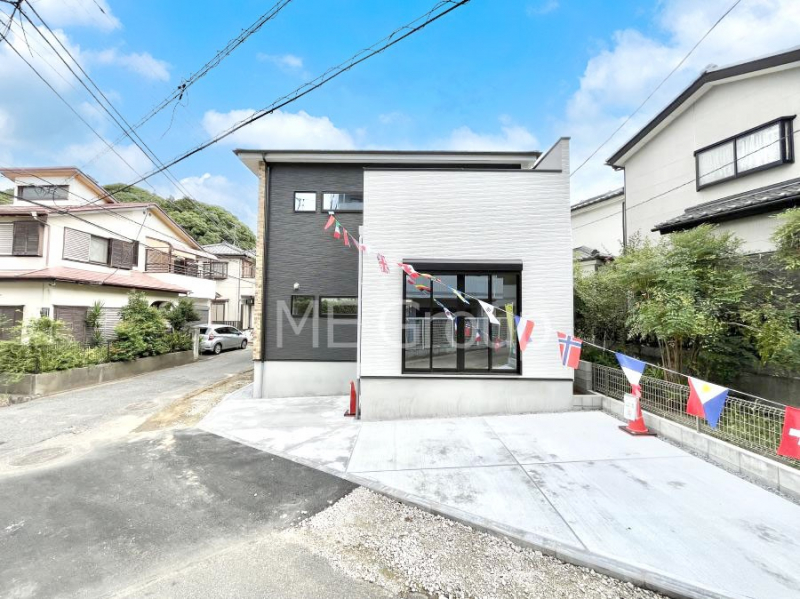 ���n�O�ώʐ^�@�������ꂽ�O�ρA�㎿�ȏZ��Ԃ��L���鎺���͉i�����S���ĉ߂�����Z���ł��B 