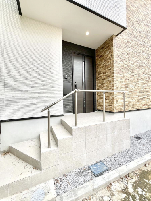 ���ց@��؂ȉƑ��A���q���o�}���錺�ցB