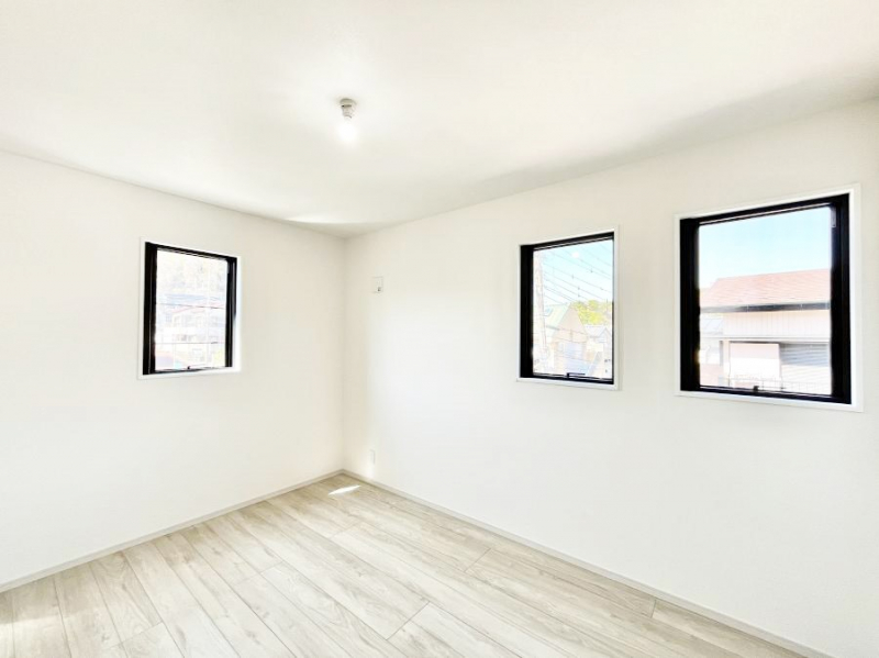 �Q���@�g���₷���`�Ńx�b�g��Ƌ�̒u�����ɂ����邱�Ƃ�����܂���B   