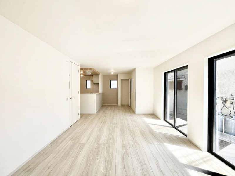 ���̑����ρ@�Ƒ��̏Ί炪���R�Ɛ��܂�Ă���A����ȕ��͋C�̃_�C�j���O�Ɏd�オ���Ă��܂� 