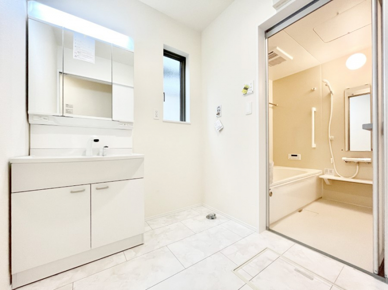 ���̑��@���̂��閾�邢�����h���[�X�y�[�X