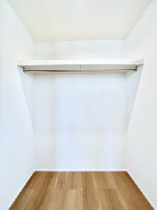 ���̑��@�ߗނ��n���K�[�Ɋ|�����܂܎��[�ł���WIC�B�ߗނ̐������ڂ����₷���ĕ֗��ł��I