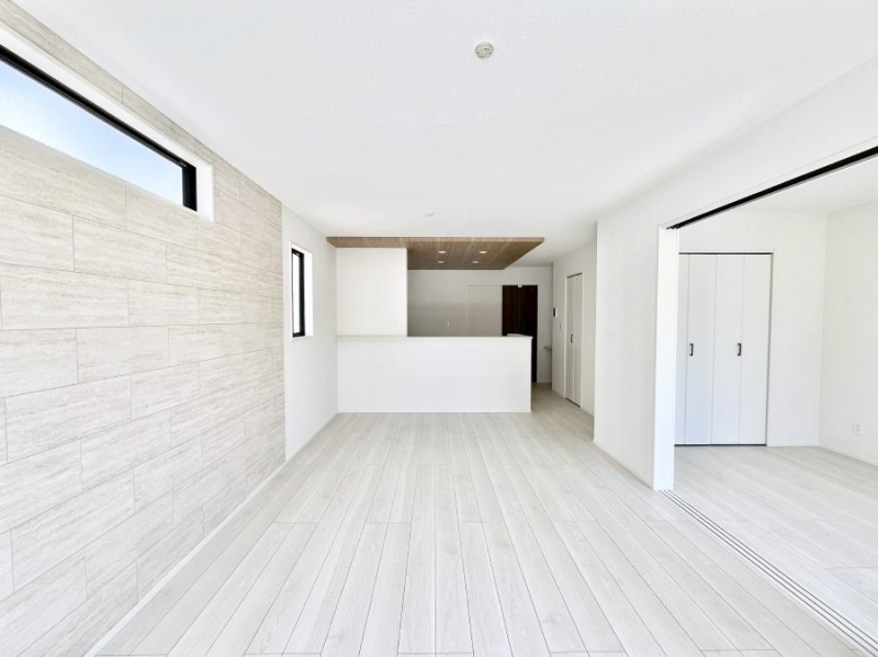 ���̑����ρ@�Ƒ��̏Ί炪���R�Ɛ��܂�Ă���A����ȕ��͋C�̃_�C�j���O�Ɏd�オ���Ă��܂��B