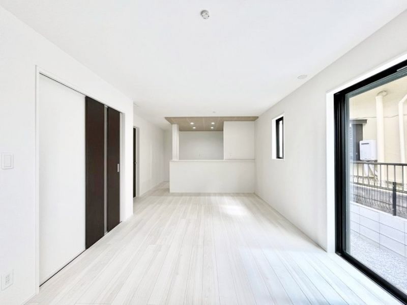 ���̑����ρ@�Ƒ��̏Ί炪���R�Ɛ��܂�Ă���A����ȕ��͋C�̃_�C�j���O�Ɏd�オ���Ă��܂��B