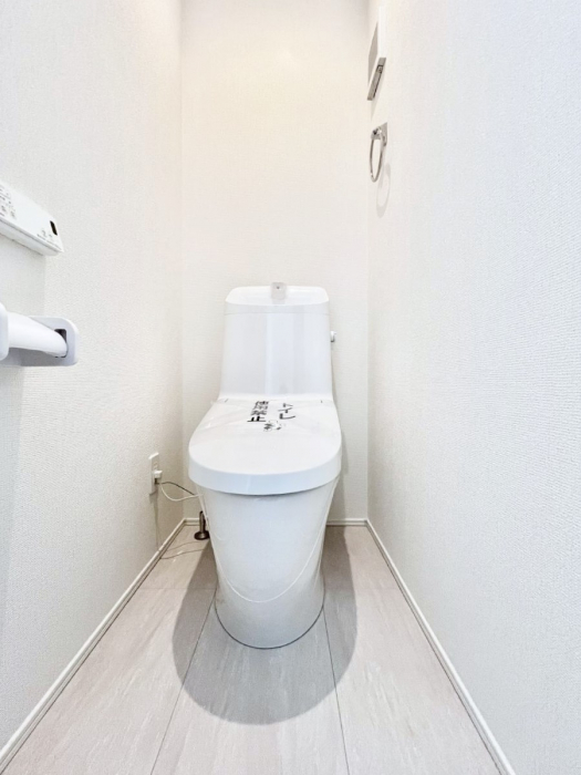 �g�C���@�g�C����1�K��2�K���ꂼ��ɔz�u����Ă��ĂƂĂ��֗��ł��B 