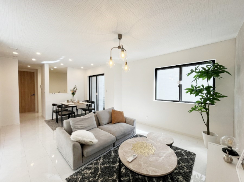 ���r���O�@���Ƒ������R�ƏW�܂�A���₩�ȏ΂����ŕ�܂��e���̋�ԂɂȂ肻���ł��ˁI